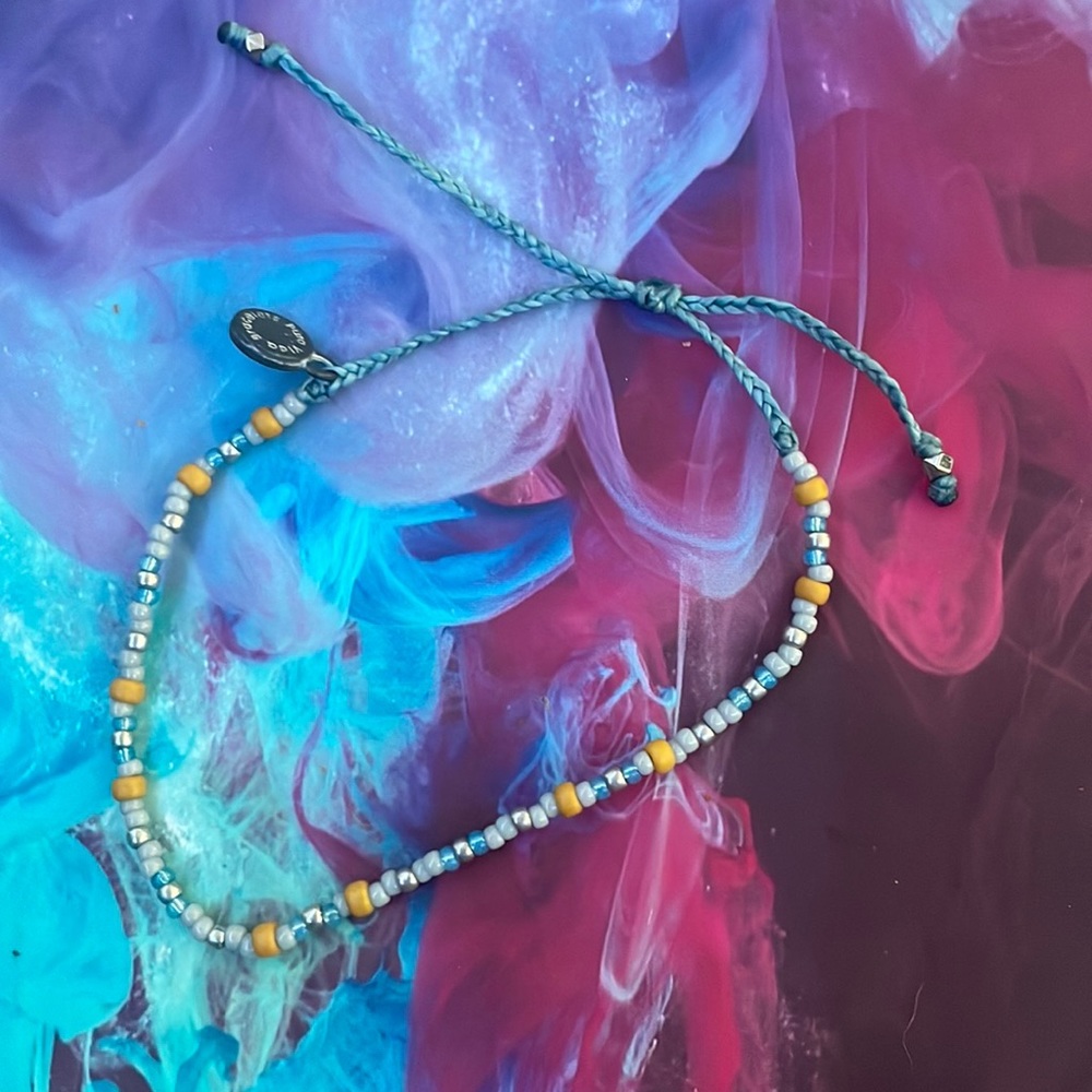 Pura vida seed bead bracelet